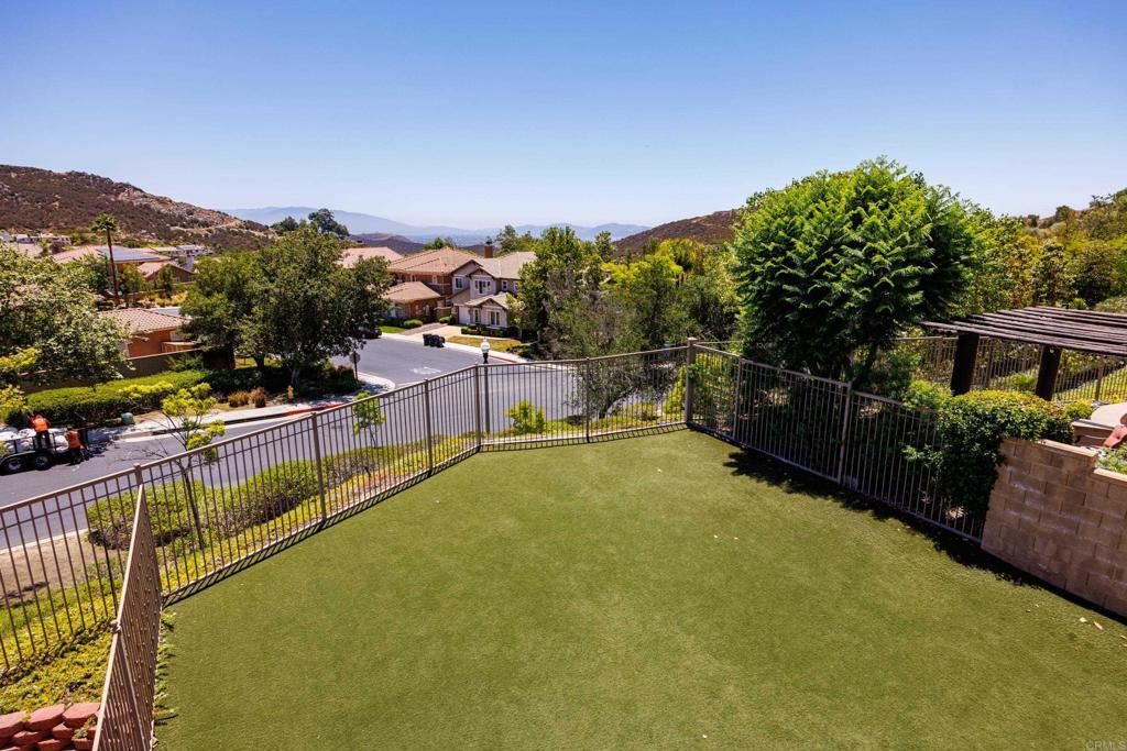 27002 Red Maple, Murrieta