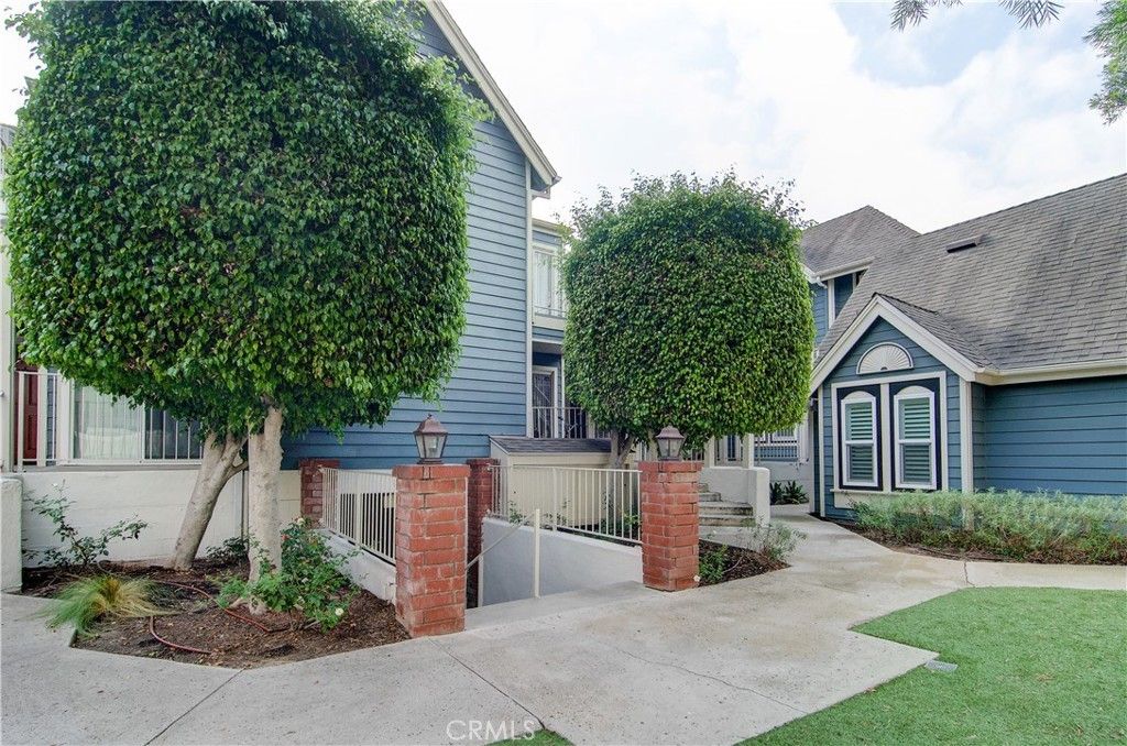 810 Baker # 106, Costa Mesa