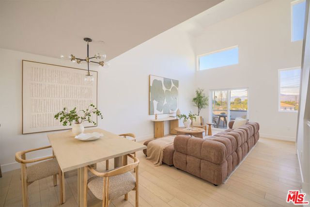 11218 W Victory Boulevard # 4, Los Angeles