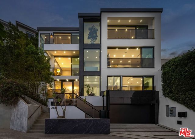 2033 Glencoe Way, Los Angeles