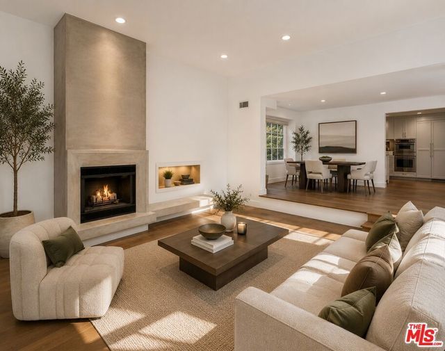 6467 Deep Dell Place, Los Angeles