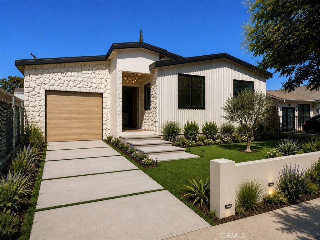 18023 Tiara, Encino