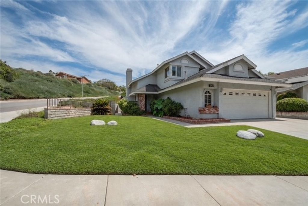 28454 Evergreen, Saugus