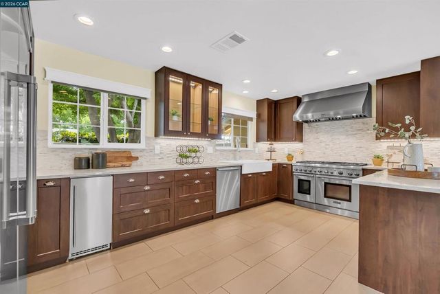 2330 Gill Port Ln, Walnut Creek