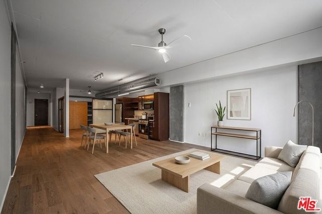 1111 S Grand Avenue # 607, Los Angeles