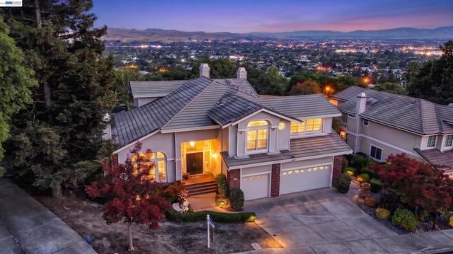 8257 Brittany Dr, Dublin