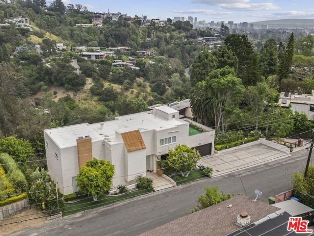 1052 N Kenter Avenue, Los Angeles