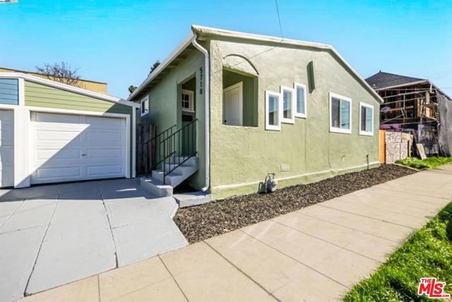 5718 Los Angeles Street, Oakland