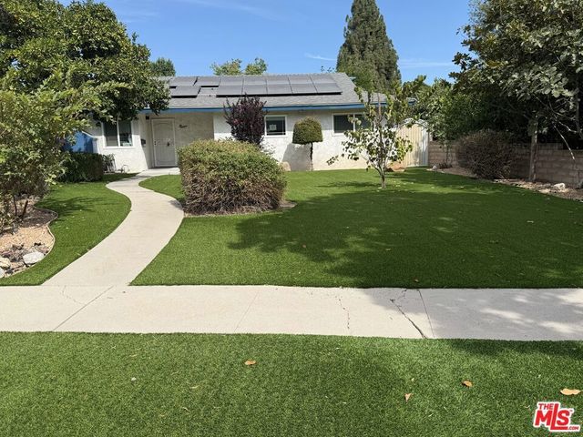 11026 Gerald Avenue, Los Angeles