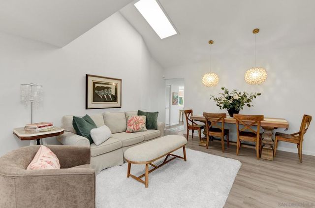 3755 Vista Campana N # 11, Oceanside