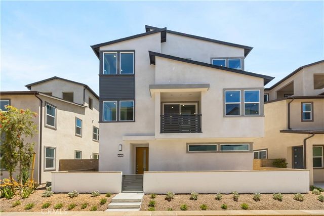 470 Lobata, Irvine