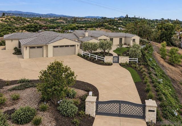 3240 Via Del Cielo, Fallbrook