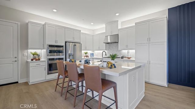 27308 Fox Den Place, Valencia