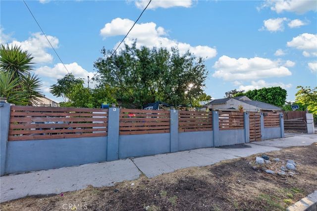 11081 De Garmo, Pacoima