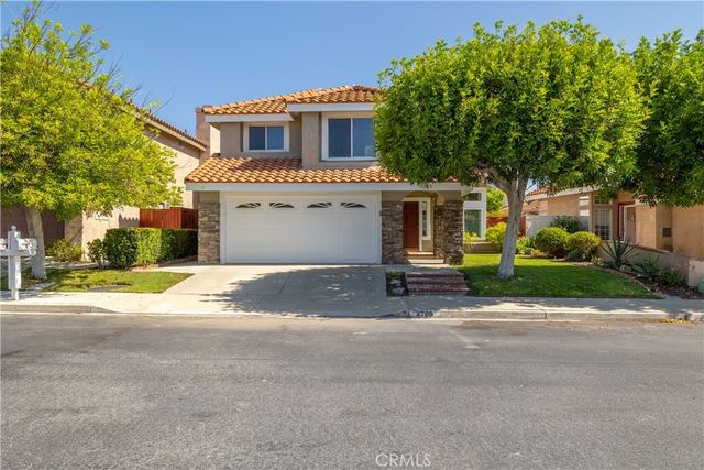 4768 Feather River, Corona