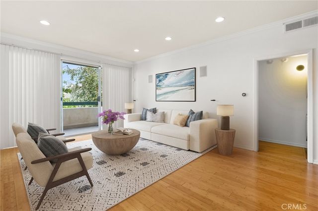 11225 Peach Grove # 203, North Hollywood