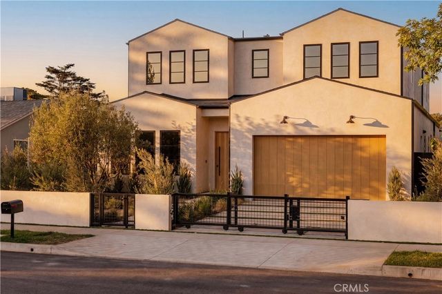 4926 Nagle Avenue, Sherman Oaks