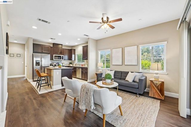 1252 Detroit Ave # 5, Concord