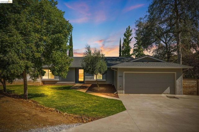 11037 Harrison Dr, Sonora
