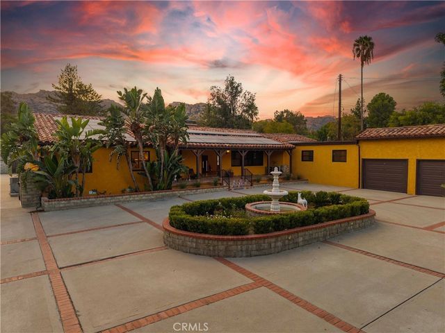 9957 Shoup Avenue, Chatsworth