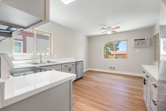 5473 Adobe Falls Rd # 9, San Diego