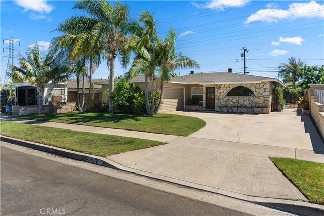 8132 Worthy, Midway City