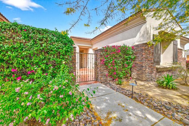 120 Tesori Drive, Palm Desert