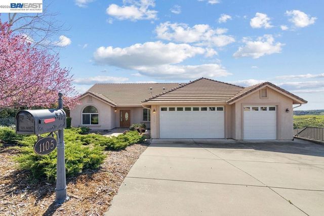 1105 Paradise Peak Rd, Valley Springs