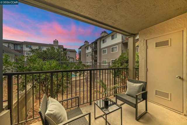 1318 B St # 105, Hayward