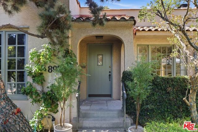 8924 Ashcroft Avenue, West Hollywood