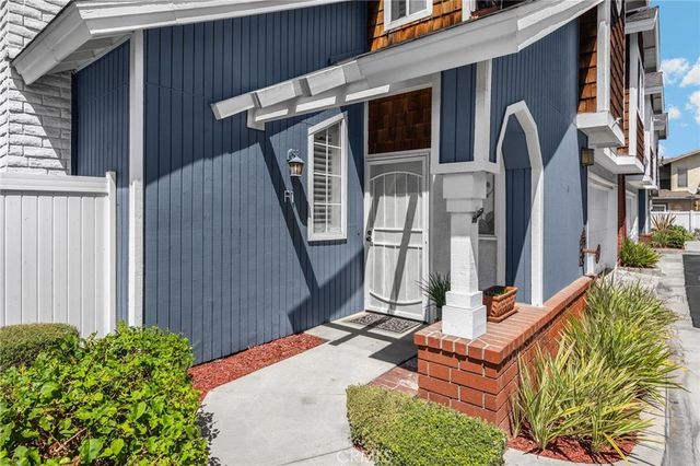 2210 Pacific Ave. #f1, Costa Mesa