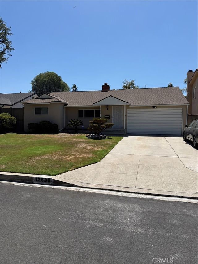 12636 Emelita, Valley Glen