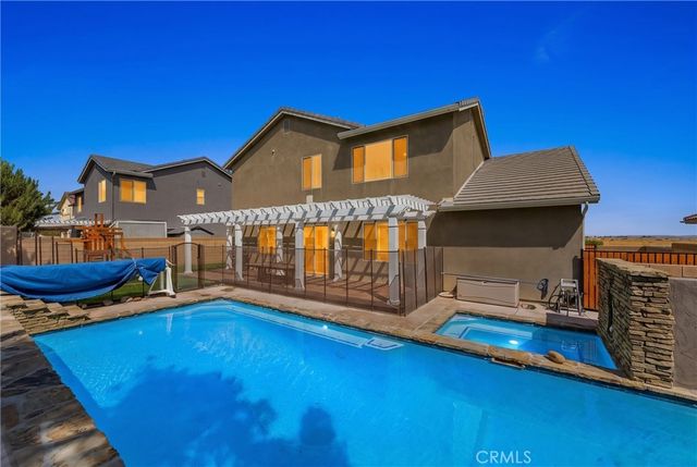 3752 W Newgrove, Lancaster