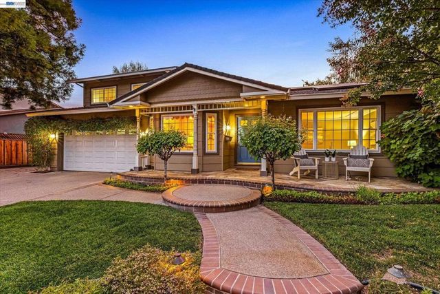 2680 Turnstone Dr, Pleasanton