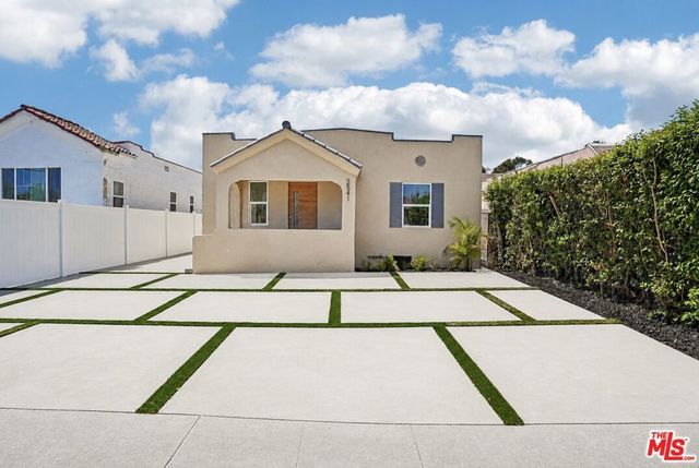 2541 Carmona Avenue, Los Angeles