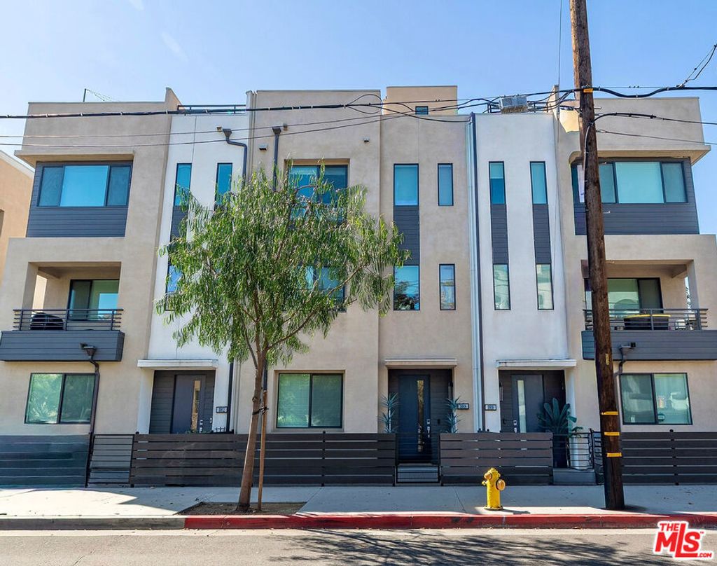 10814 Hortense Street, Los Angeles