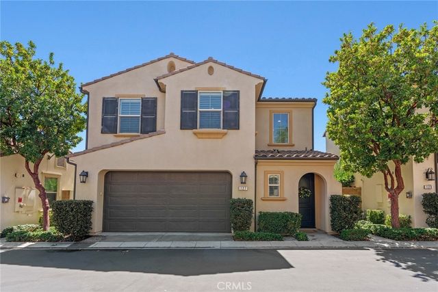 127 Bright Poppy, Irvine