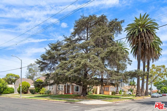 2059 W 78th Street, Los Angeles