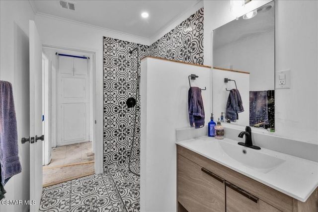 6877 Pine Avenue, 29 Palms
