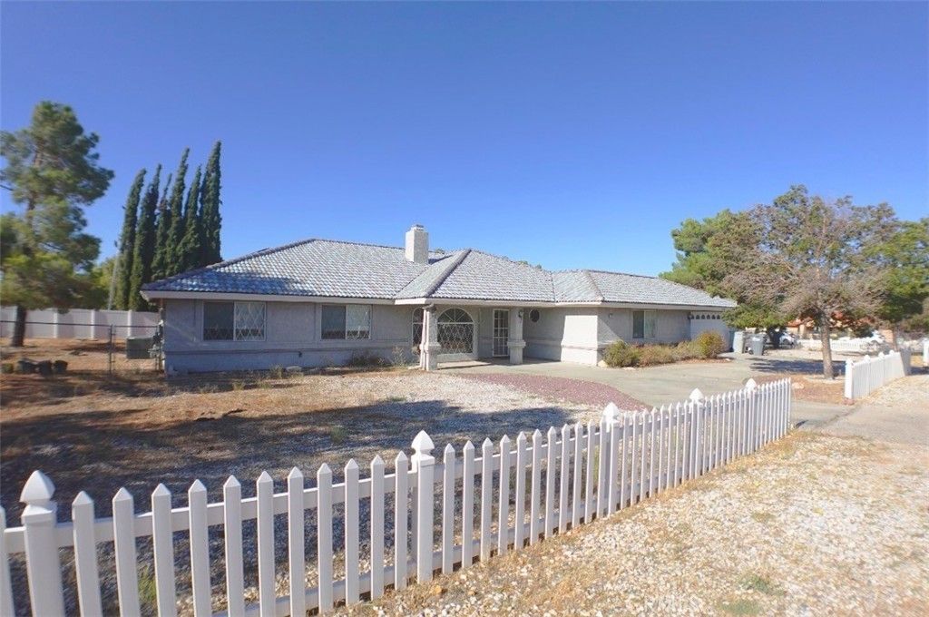 18296 Fairburn, Hesperia