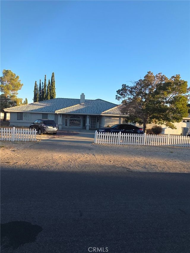 18296 Fairburn, Hesperia