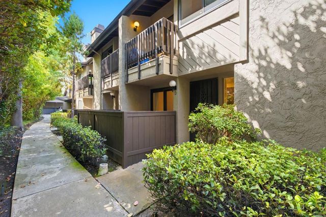 8346 Via Sonoma # D, La Jolla