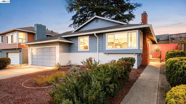449 Mariposa Dr, South San Francisco