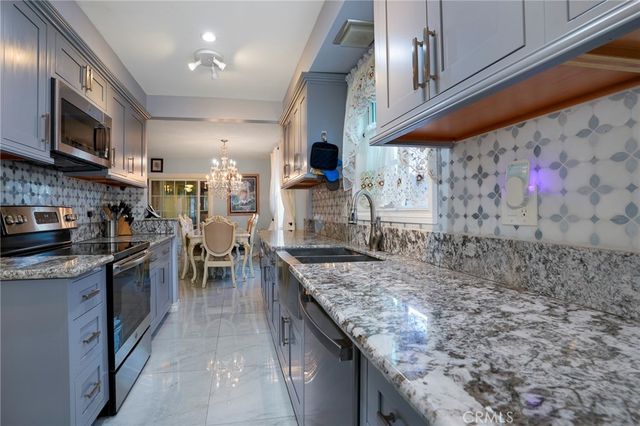 727 W Hill, Long Beach