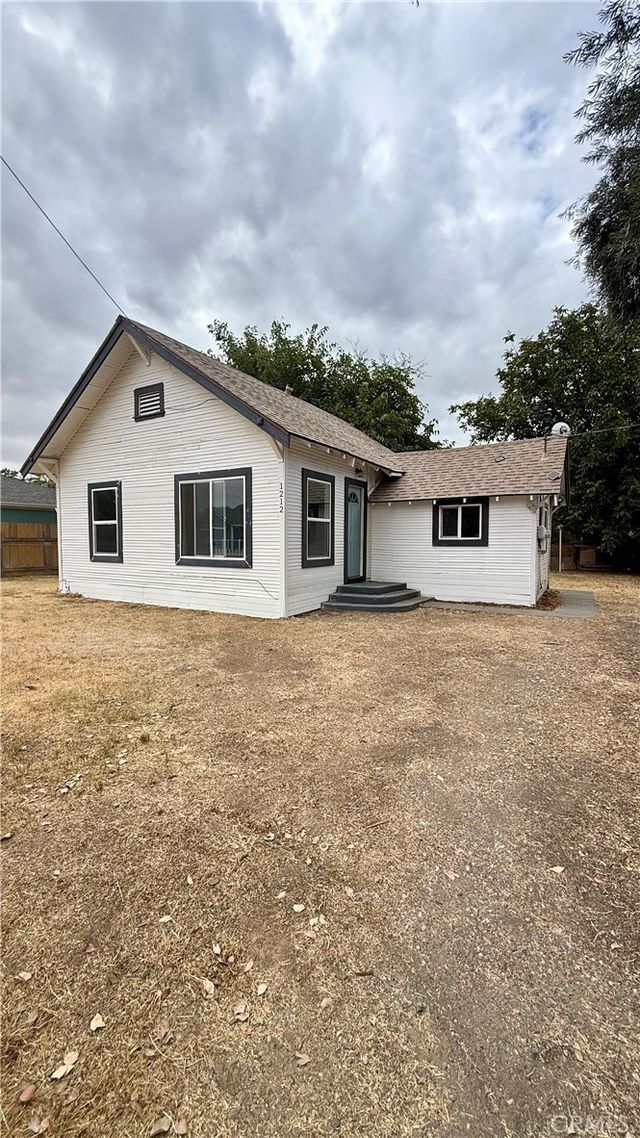 1212 Fig Ln, Corning