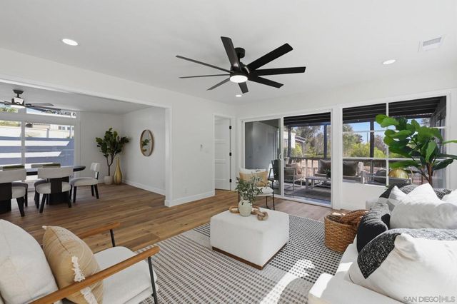 3621 Vista Campana S # 11, Oceanside