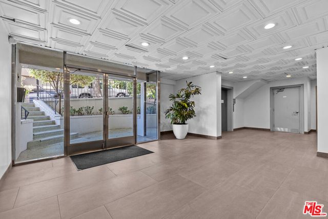 960 Larrabee Street # 328, West Hollywood