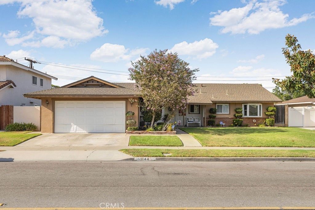 1144 El Camino Dr, Costa Mesa