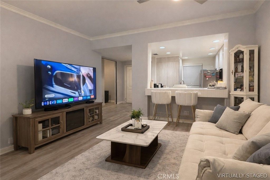 2253 Martin # 107, Irvine