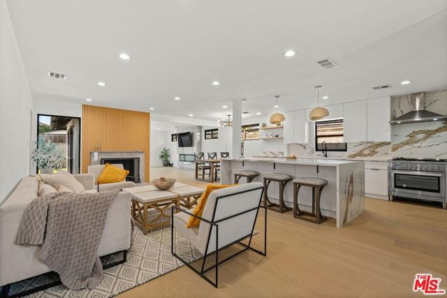 5253 Buffalo Avenue, Sherman Oaks